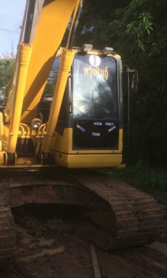 ขาย แม็คโค KOMAT'SU PC 200-7สภาพเต็มอุปกรณ์ทุกระบบ รถสวยๆไม่มีโซม ระยะการใช้งาน 10,100ชม. เล่มทเบึยนพร้อมโอน