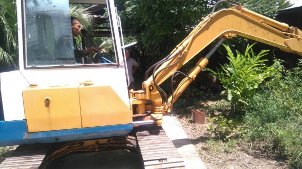 Komatsu Pc40-5  รถพร้อมใช้งาน