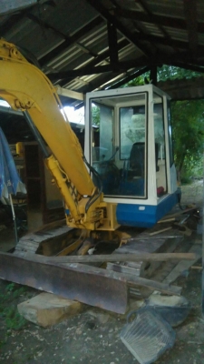 Komatsu Pc40-5  รถพร้อมใช้งาน
