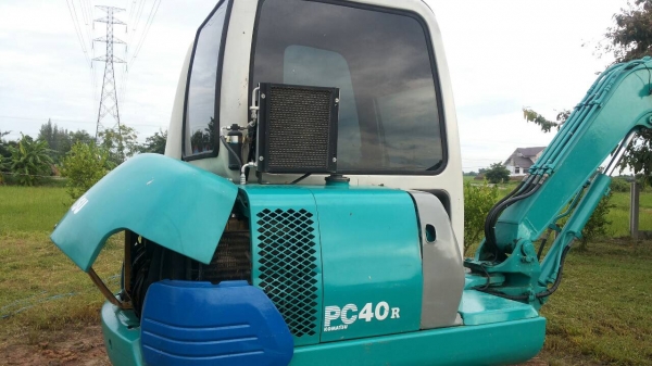 KOMATSU PC40R
