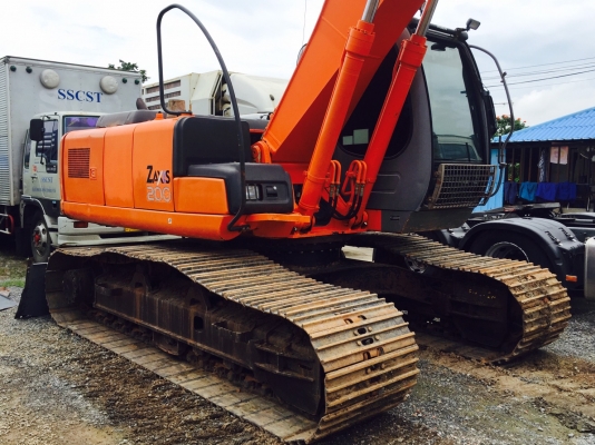 ขายรถแบคโฮ HITACHI ZX200-1 ไมล์ 8000 ชม.ราคา 1750000