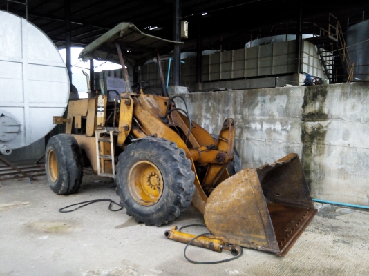 ขายรถตักล้อยาง KOMATSU 510 ราคา 400000 ขายรถตักล้อยาง KOMATSU 510 ราคา 400000