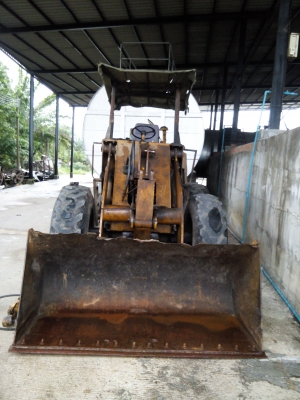 ขายรถตักล้อยาง KOMATSU 510 ราคา 400000 ขายรถตักล้อยาง KOMATSU 510 ราคา 400000