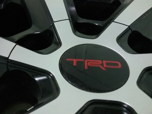 แม็กพร้อมยางรีโว่TRDขอบ17 ยาง265/65/17ยางป้ายแดงปี 16