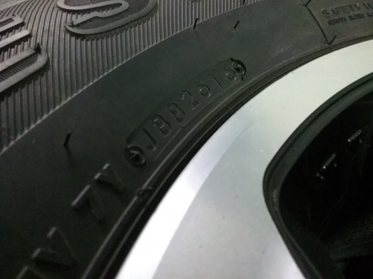 แม็กพร้อมยางรีโว่TRDขอบ17 ยาง265/65/17ยางป้ายแดงปี 16