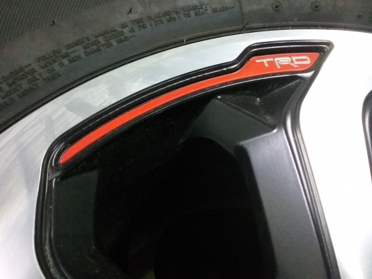 แม็กพร้อมยางรีโว่TRDขอบ17 ยาง265/65/17ยางป้ายแดงปี 16