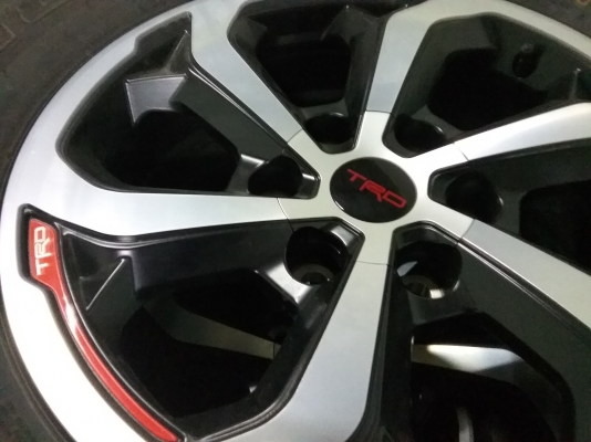 แม็กพร้อมยางรีโว่TRDขอบ17 ยาง265/65/17ยางป้ายแดงปี 16