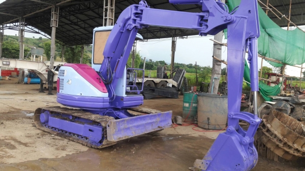 ขายรถขุด Pc 50 uu2E คอลโทรลน้ำมัน ปั้มนิ้ว เครื่อง 4D88 แทรคเหล็ก รถเก่านอก ปรับสภาพพร้อมใช้งาน  มีเอกสาร