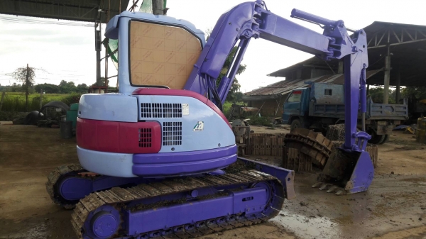 ขายรถขุด Pc 50 uu2E คอลโทรลน้ำมัน ปั้มนิ้ว เครื่อง 4D88 แทรคเหล็ก รถเก่านอก ปรับสภาพพร้อมใช้งาน  มีเอกสาร