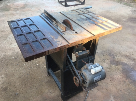 โต๊ะเลื่อยวงเดือน  หน้าโต๊ะทำด้วยเหล็กหล่องานเก่าเก็บแข็งแรงมาก! (มีวีดีโอการทำงาน)