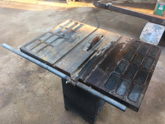 โต๊ะเลื่อยวงเดือน หน้าโต๊ะทำด้วยเหล็กหล่องานเก่าเก็บแข็งแรงมาก! (มีวีดีโอการทำงาน) โต๊ะเลื่อยวงเดือน หน้าโต๊ะทำด้วยเหล็กหล่องานเก่าเก็บแข็งแรงมาก! (มีวีดีโอการทำงาน)