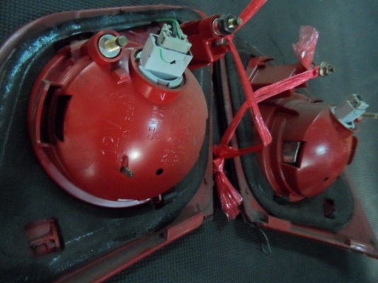 ทับทิม ฝาท้าย มาสด้า 3 ของแท้นำเข้าจากญี่ปุ่น