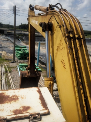 ขายรถแบคโฮ KOMATSU PC200-5 ระบบไฟเต็ม คอลโทรลสั้น ราคา 450000