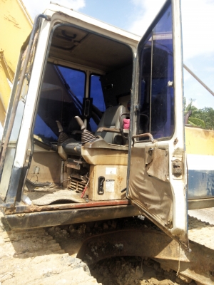 ขายรถแบคโฮ KOMATSU PC200-5 ระบบไฟเต็ม คอลโทรลสั้น ราคา 450000