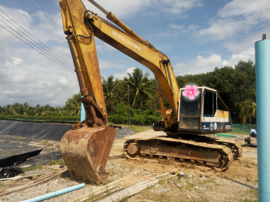 ขายรถแบคโฮ KOMATSU PC200-5 ระบบไฟเต็ม คอลโทรลสั้น ราคา 450000