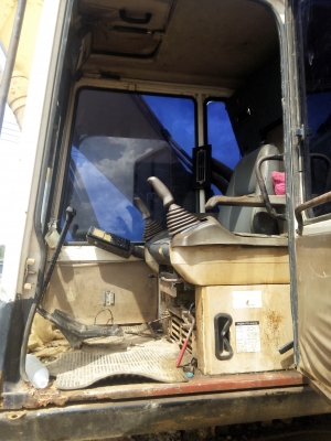 ขายรถแบคโฮ KOMATSU PC200-5 ระบบไฟเต็ม คอลโทรลสั้น ราคา 450000 ขายรถแบคโฮ KOMATSU PC200-5 ระบบไฟเต็ม คอลโทรลสั้น ราคา 450000