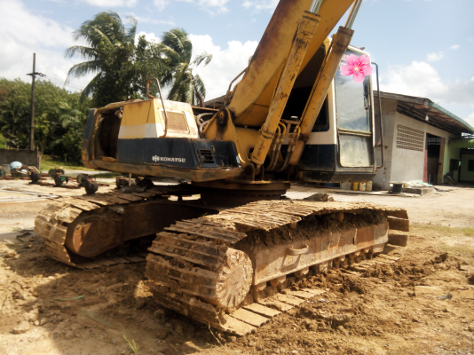 ขายรถแบคโฮ KOMATSU PC200-5 ระบบไฟเต็ม คอลโทรลสั้น ราคา 450000