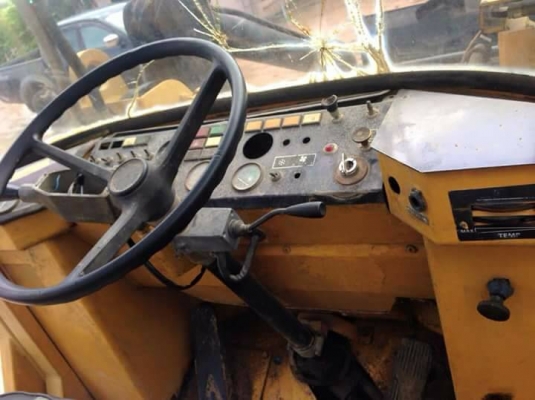 Volvo BM4400 รูปหล่อ มีเก๋ง บุ๋งกี๋ใหญ่ ต่อแขนแล้ว Volvo BM4400 รูปหล่อ มีเก๋ง บุ๋งกี๋ใหญ่ ต่อแขนแล้ว