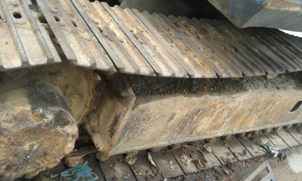 ขายรถแบคโฮ KOMATSU PC120-3 ตัวเดินรุ่น 2 หนึ่งข้างรุ่น 5 หนึ่งข้าง เครื่องมิตซู ราคา 200000