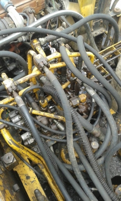 ขายรถแบคโฮ KOMATSU PC120-3 ตัวเดินรุ่น 2 หนึ่งข้างรุ่น 5 หนึ่งข้าง เครื่องมิตซู ราคา 200000