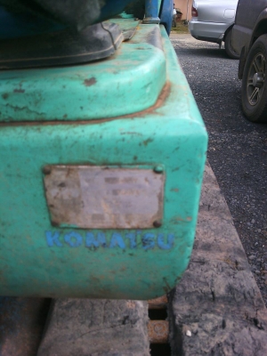 ขายรถแบคโฮ KOMATSU PC40-7 ปั๊มนิ้ว ราคา 380000 ขายรถแบคโฮ KOMATSU PC40-7 ปั๊มนิ้ว ราคา 380000