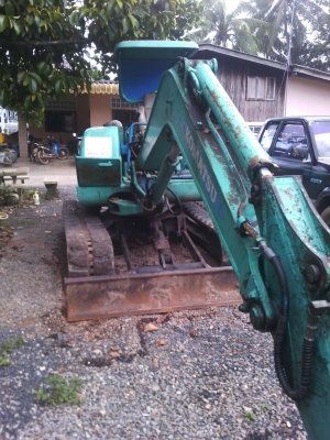 ขายรถแบคโฮ KOMATSU PC40-7 ปั๊มนิ้ว ราคา 380000