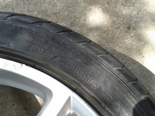 ล้อมาสด้า ขอบ16นิ้ว4รู100 พร้อมยาง ชุดนี้ ราคา 5900 บาท