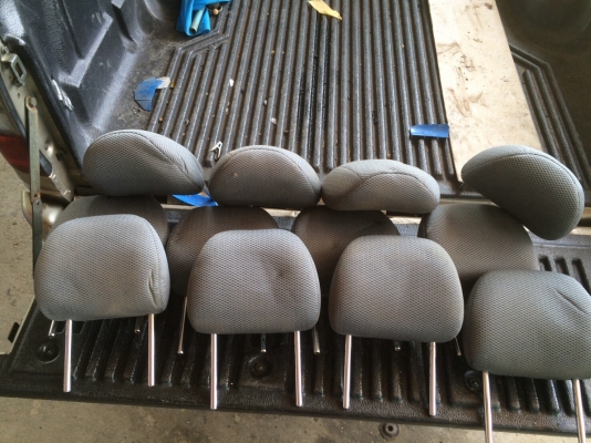 ขายเบาะถอดจากรถตู้ไอ้โม่งมีหลายตัวราคาถูก