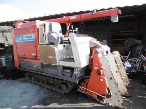 รถเกี่ยวข้าวนั่งขับ รหัสสินค้า : 80903552 ยี่ห้อ : KUBOTA รุ่น : SR35G