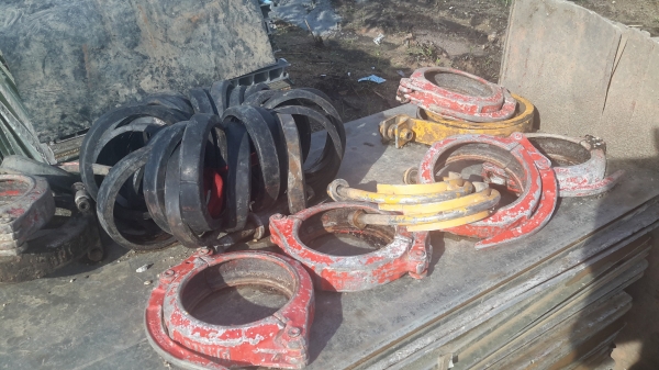 ขายท่อเหล็ก ยิงปูน   มีอุปกร ครบ ช่วงข้อต่อ ข้องอ มีครบ มี จำนวน 5ตัน  ขายเหมา หรือ แยกชิ้น