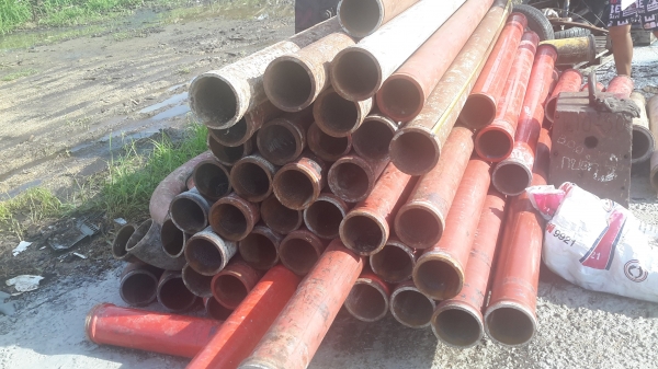 ขายท่อเหล็ก ยิงปูน   มีอุปกร ครบ ช่วงข้อต่อ ข้องอ มีครบ มี จำนวน 5ตัน  ขายเหมา หรือ แยกชิ้น