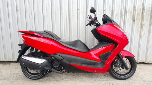 ราคา PCX เลยจ้า Forza300 2013 วิ่ง 7000 โลแท้ สวยพร้อมใช้งาน ต่อรองราคาได้นะ