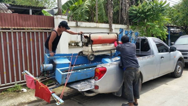 tractor-backhoe ขอบคุณเสี่ยจังหวัดตาก ที่มาอุดหนุน ชื้อฮ้อยลิฟท์ยกรถขนาด3ตัน / หัวเจาะแย๊กปูนลม / BREAKER / หัวเจาะแย๊กปูนแบบน้ำมัน