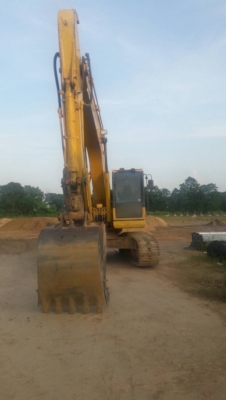 แบคโฮ KOMUTSU PC200-8  ใช้งาน 7,000 ชม.  เอวแน่น พร้อมใช้งาน 2.2 ล้าน ต่อรอง