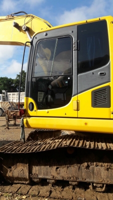 แบคโฮ KOMUTSU PC200-8  ใช้งาน 7,000 ชม.  เอวแน่น พร้อมใช้งาน 2.2 ล้าน ต่อรอง