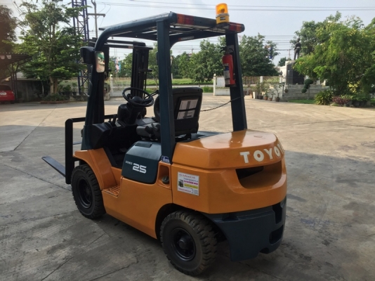 ขายโฟล์คลิฟท์  TOYOTA โตโยต้า 7FD25 2.5ตัน-รุ่น7 เครื่องยนต์ดีเซล เสา3เมตร