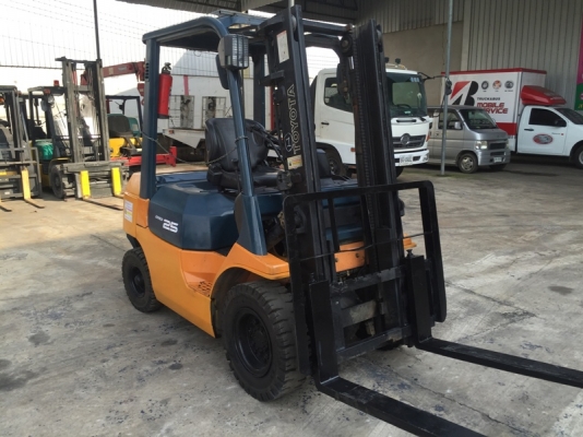 ขายโฟล์คลิฟท์  TOYOTA โตโยต้า 7FD25 2.5ตัน-รุ่น7 เครื่องยนต์ดีเซล เสา3เมตร