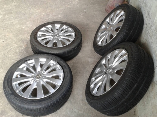 ล้อซููซูกิ ขอบ16นิ้ว4รู100 พร้อมยาง ชุดนี้ ราคา 6200 บาท