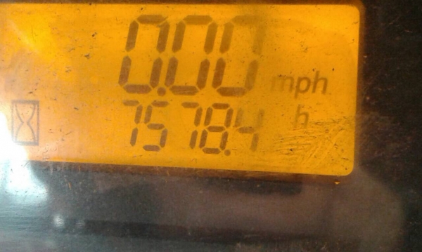 Kubota M8540 ใบดันตัวรถ ชั่วโมงน้อย ยางหลังใหม่ รถไม่เคยไถนา ดันดินอย่างเดียวครับ เล่มพร้อมโอน