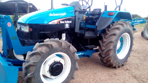 ขายรถไถFORD NEWHOLLAND รุ่นTS90 กรองใหญ่รถปี05 เล่มพร้อมโอน ขายรถไถFORD NEWHOLLAND รุ่นTS90 กรองใหญ่รถปี05 เล่มพร้อมโอน