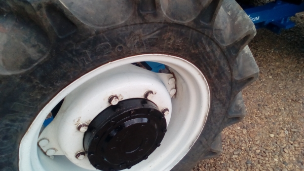 ขายรถไถFORD NEWHOLLAND รุ่นTS90 กรองใหญ่รถปี05 เล่มพร้อมโอน ขายรถไถFORD NEWHOLLAND รุ่นTS90 กรองใหญ่รถปี05 เล่มพร้อมโอน