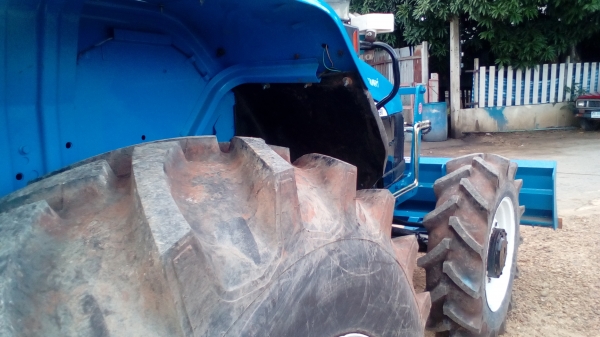 ขายรถไถFORD NEWHOLLAND รุ่นTS90 กรองใหญ่รถปี05 เล่มพร้อมโอน ขายรถไถFORD NEWHOLLAND รุ่นTS90 กรองใหญ่รถปี05 เล่มพร้อมโอน