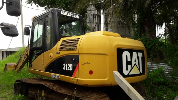 ขายรถแบคโฮ CAT 312 D ไมล์ 2200 ชม.ราคา 2200000