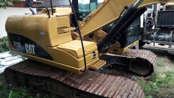 ขายรถแบคโฮ CAT 312 D ไมล์ 2200 ชม.ราคา 2200000