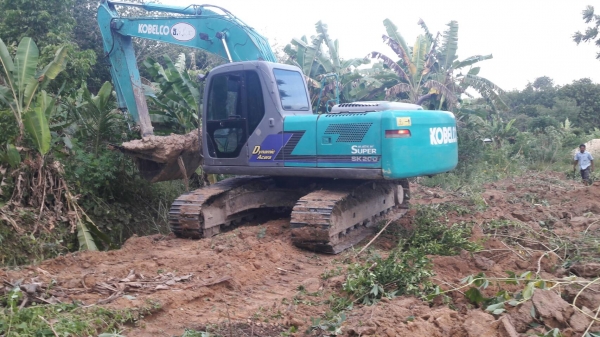 ขายรถแบคโฮ KOBELCO SK200-6 YN10 เอกสารเล่มทะเบียน ราคา 1600000 กับ 1650000