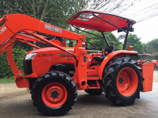 ขายรถไถ Kubota L3608(4WD) พร้อมชุดบุ้งกี๋ รถสวย เดิมๆ ใช้งาน700ชั่วโมง พร้อมใช้งาน
