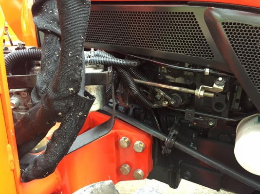 ขายรถไถ Kubota L3608(4WD) พร้อมชุดบุ้งกี๋ รถสวย เดิมๆ ใช้งาน700ชั่วโมง พร้อมใช้งาน