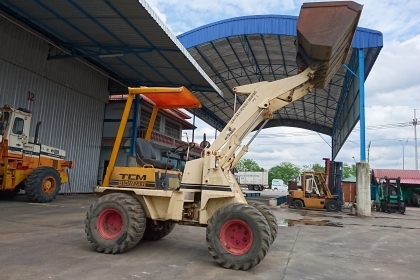 ขายรถตักล้อยาง TCM 810A (สภาพดีมาก)