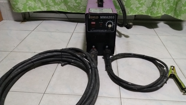 ตู้เชื่อม ยี่ห้อ IWELD ระบบซุปเปอร์อินเวอร์เตอร์ ขนาด 200 แอมป์ สภาพพร้อมใช้งานครับ ตู้เชื่อม ยี่ห้อ IWELD ระบบซุปเปอร์อินเวอร์เตอร์ ขนาด 200 แอมป์ สภาพพร้อมใช้งานครับ
