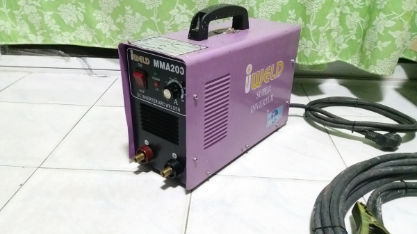 ตู้เชื่อม ยี่ห้อ IWELD ระบบซุปเปอร์อินเวอร์เตอร์ ขนาด 200 แอมป์ สภาพพร้อมใช้งานครับ